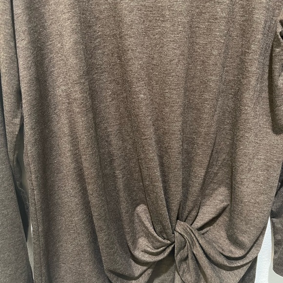 SHIBEVER MEDIUM BROWN MARLED SCOOP NECK TWIST KNOT STYLE LONG SLEEVE BLOUSE - Picture 5 of 11